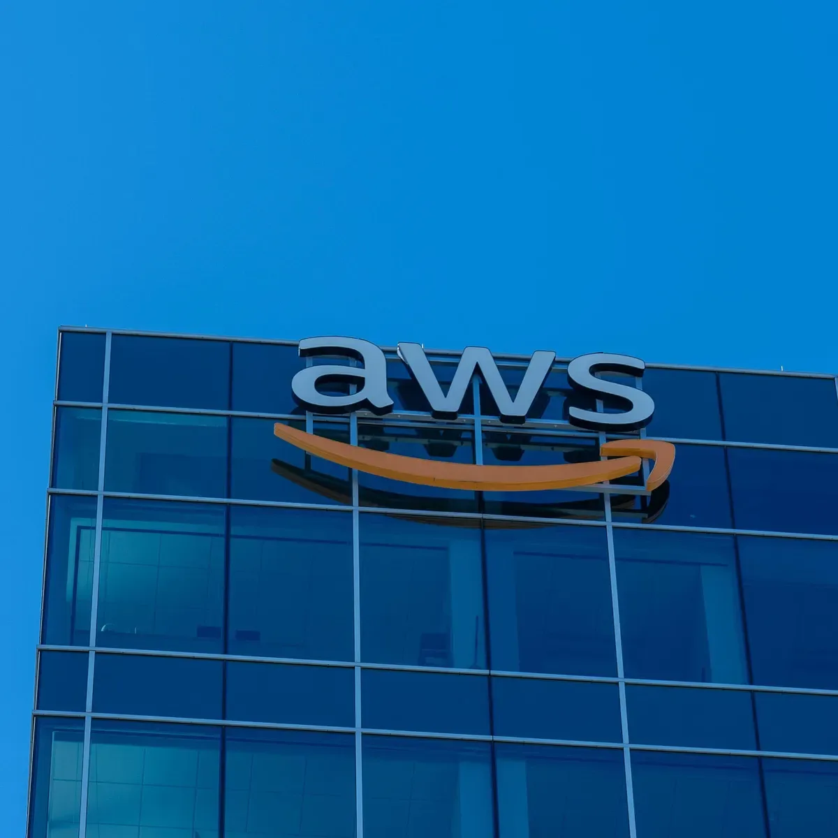 AWS revenue jumps 20% to $33B in third quarter