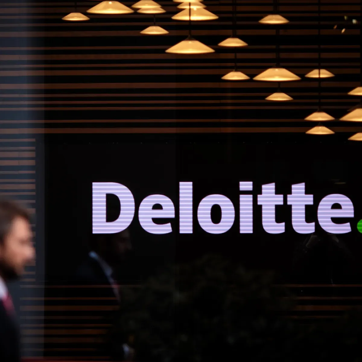 Deloitte aims to help enterprises with hybrid AI model strategy