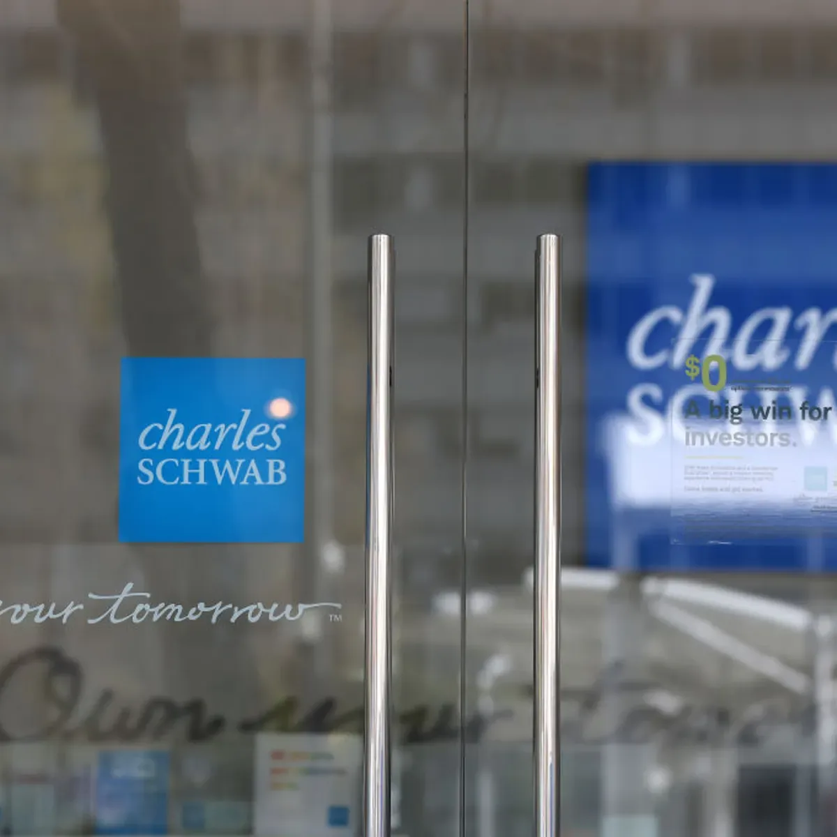 Charles Schwab taps CIO to lead new tech, operations unit